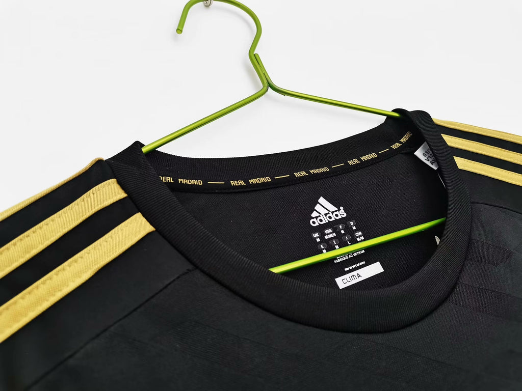 Retro Real Madrid 11/12 Away Black