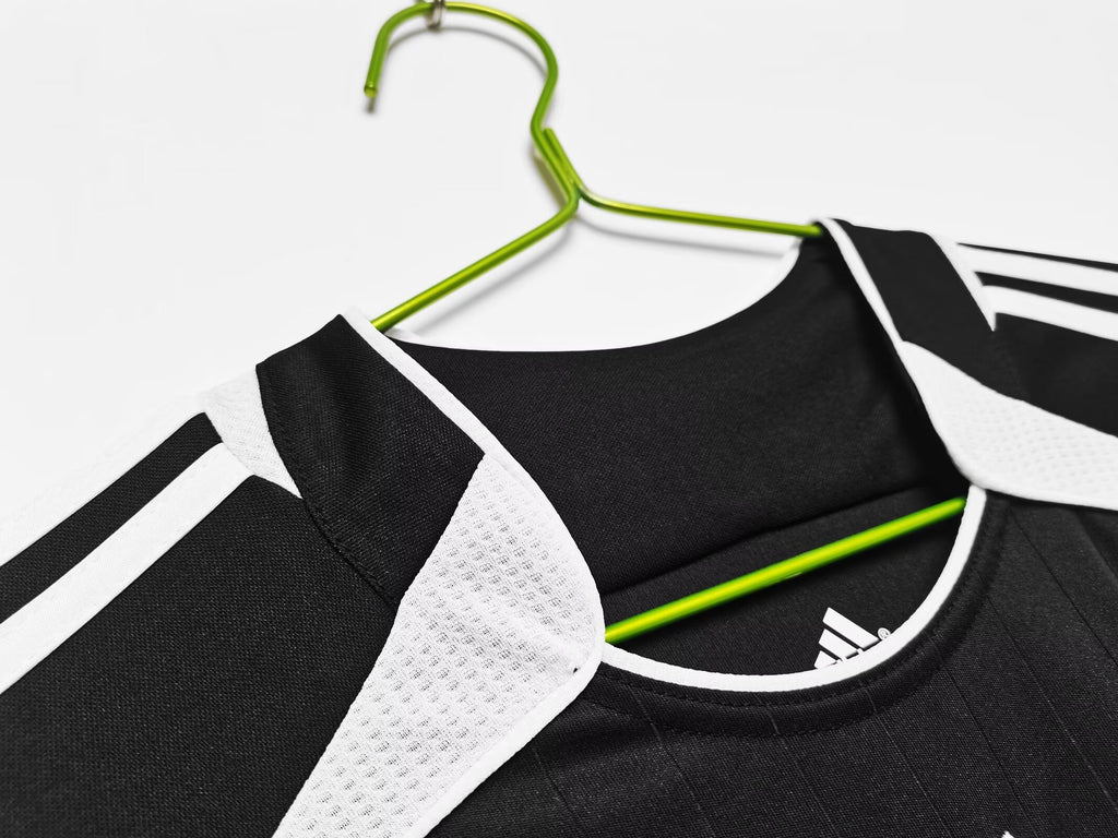 Retro Real Mαdrid 06/07 Away Black